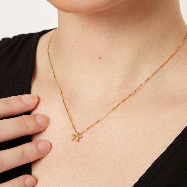 9ct Yellow Gold Open Star Pendant Set With Diamond
