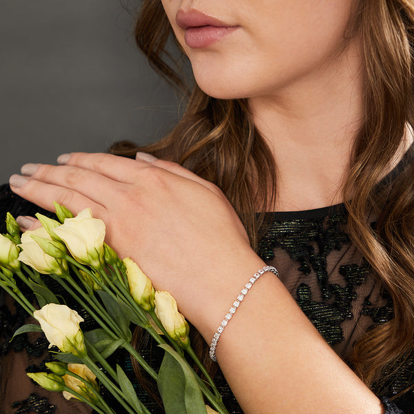 STERLING SILVER AND CUBIC ZIRCONIA 2.4 CARAT LINE BRACELET WITH OVAL CLASP Bracelets