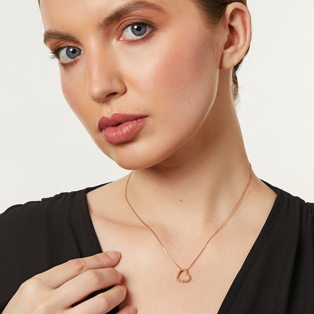 Yellow Gold Open Heart Pendant Set With A Diamond