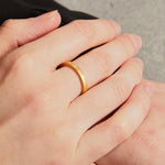 Load image into Gallery viewer, Yellow Gold Ring Set With Flush Diamond

