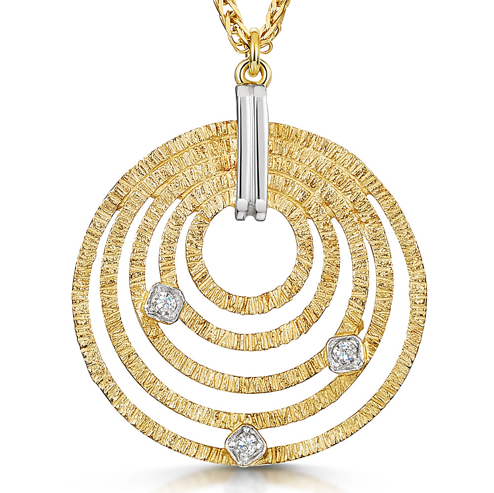 9 ct Yellow Gold Circle Pendant Set With Diamonds