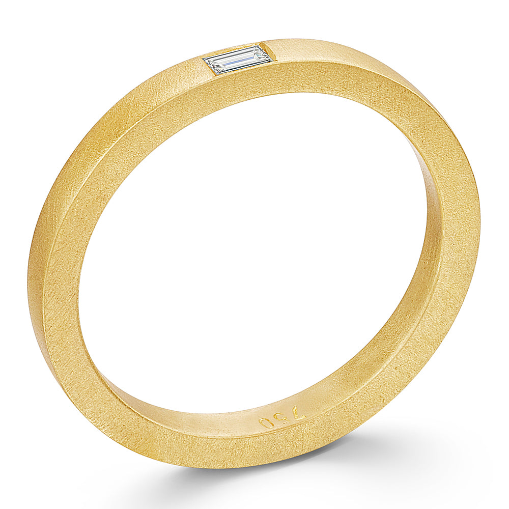 Yellow Gold Ring Set With Flush Diamond